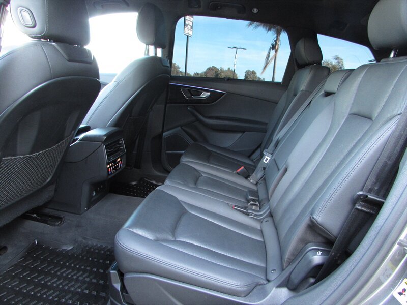 Used 2021 Audi Q7 3.0T Prestige w/ Prestige Package AWD/4WD image 12