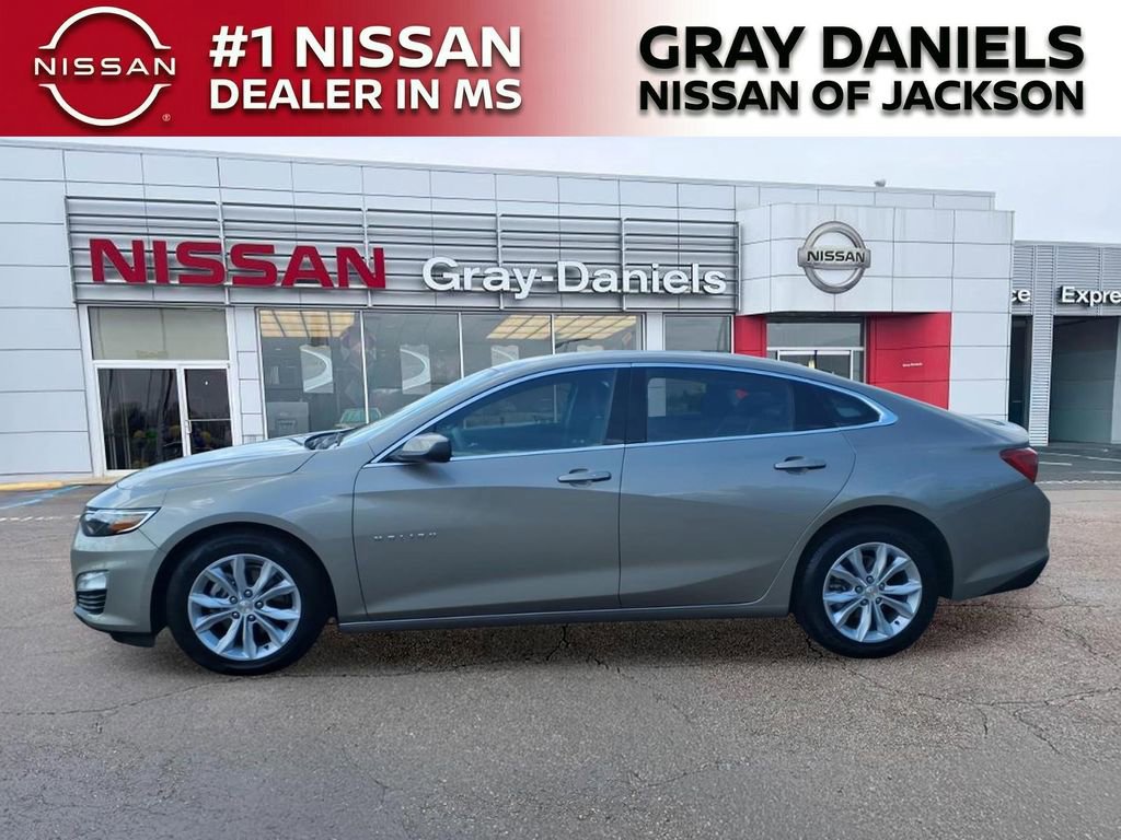 Used 2025 Chevrolet Malibu LT FWD image 4