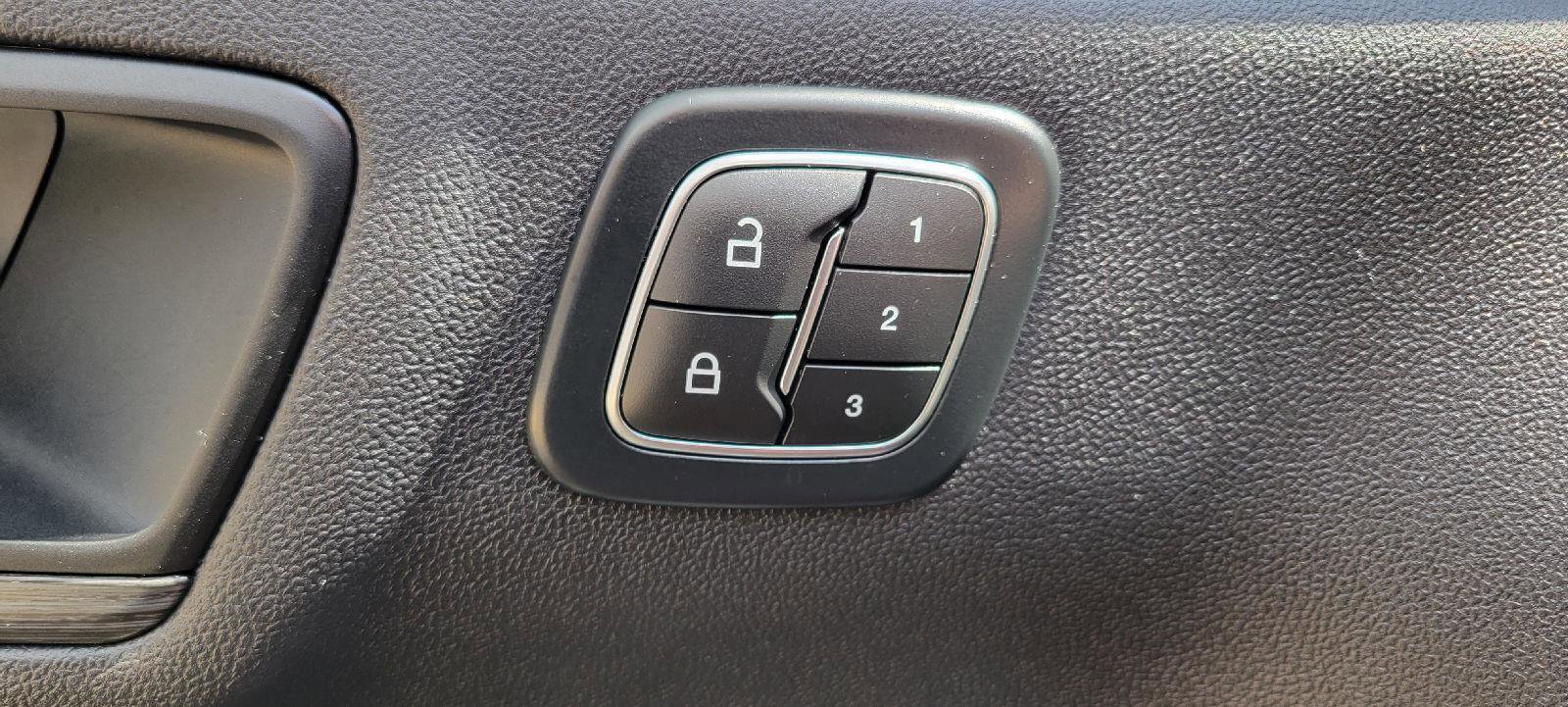 Used 2024 Ford Escape Platinum w/ Premium Technology Package image 7