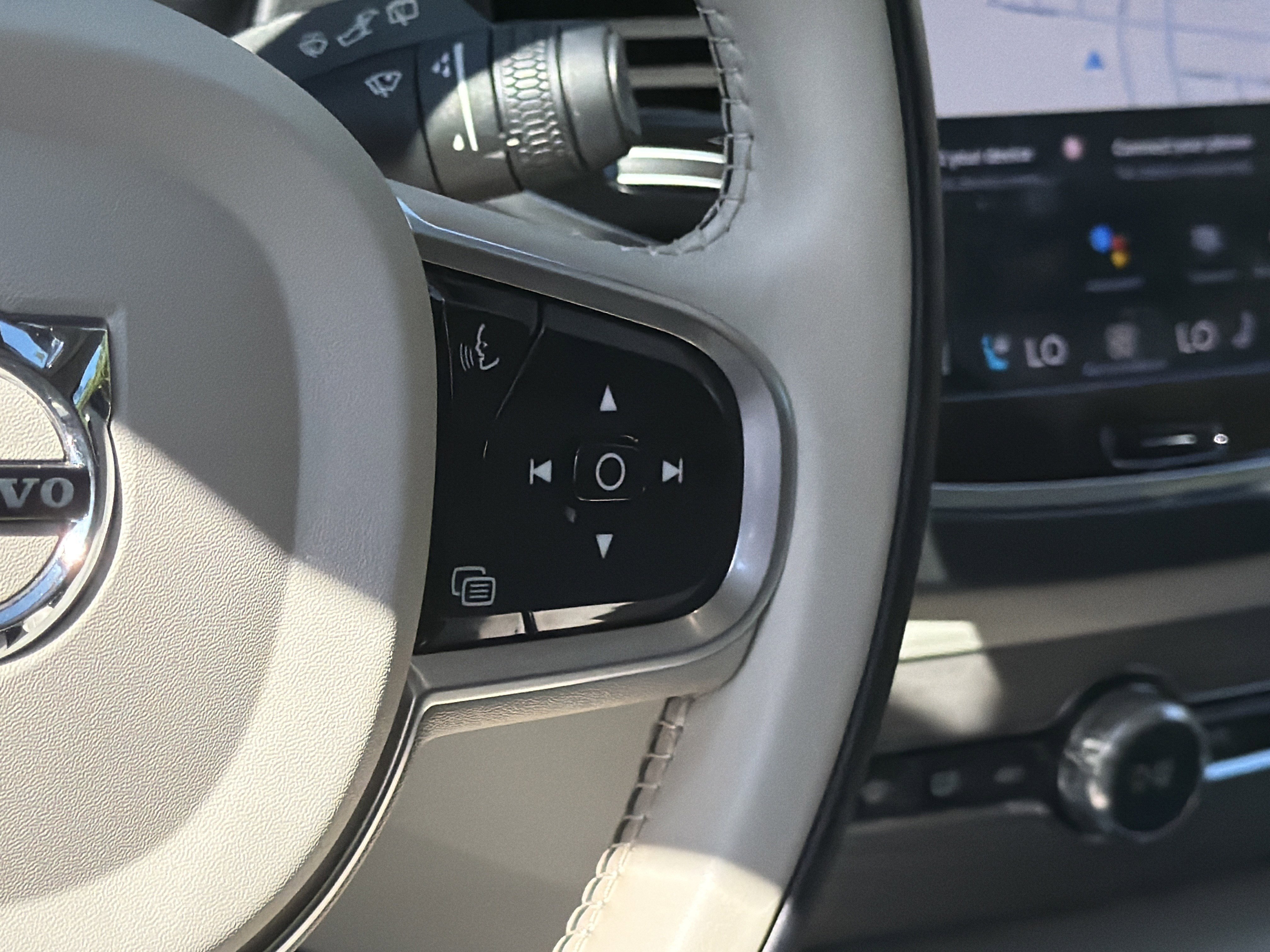 Certified 2023 Volvo XC90 B6 Ultimate image 20