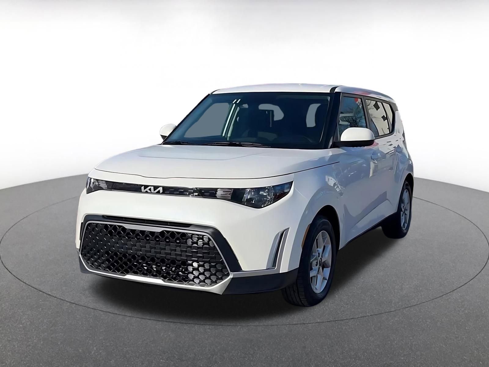 Used 2025 Kia Soul LX w/ LX Technology Package image 7