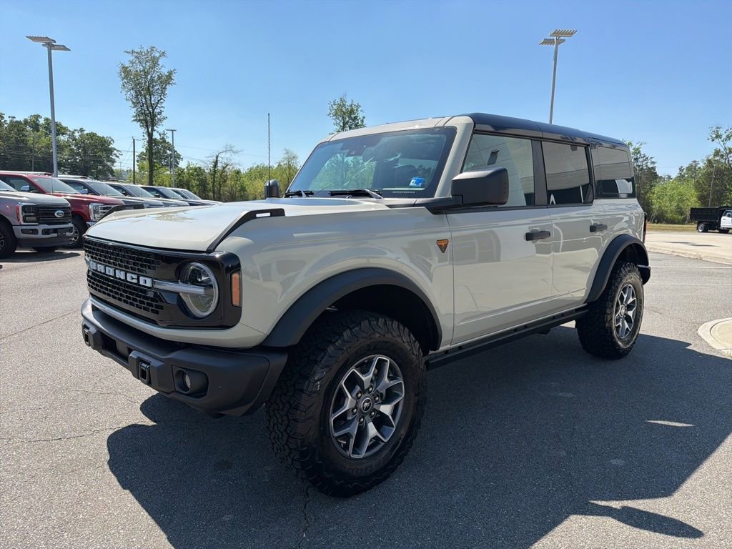 Certified 2025 Ford Bronco Badlands AWD/4WD image 8