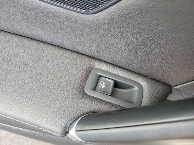 Used 2021 Volkswagen Golf 4-Door image 17