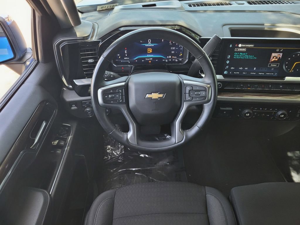Used 2025 Chevrolet Silverado 1500 LT AWD/4WD image 11