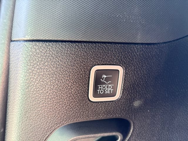 Used 2022 Jeep Grand Wagoneer Series II AWD/4WD image 25