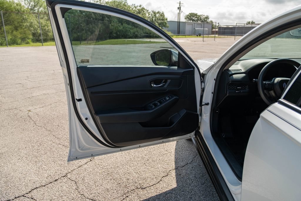 Used 2024 Honda Accord EX image 11