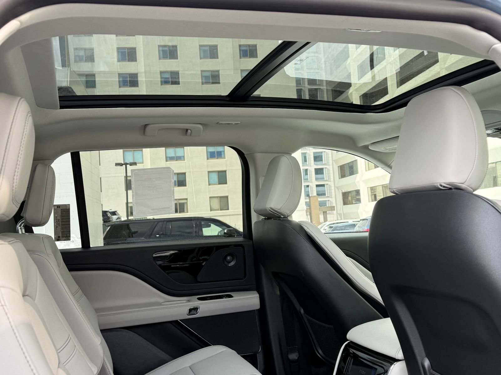 New 2026 Lincoln Aviator AWD image 7