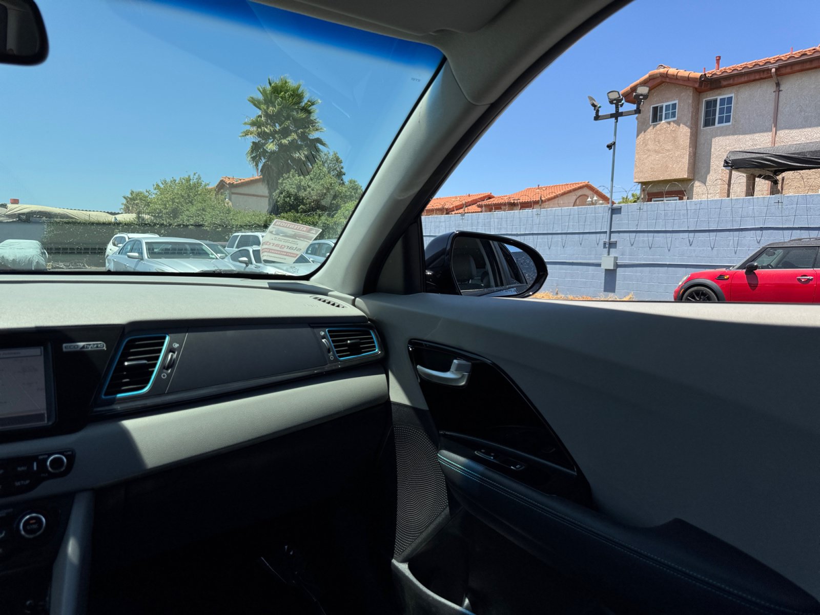 Used 2019 Kia Niro Touring FWD image 21