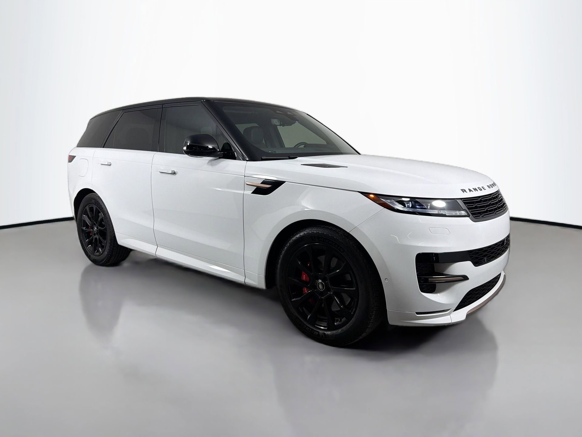 Certified 2024 Land Rover Range Rover Sport Dynamic SE image 3