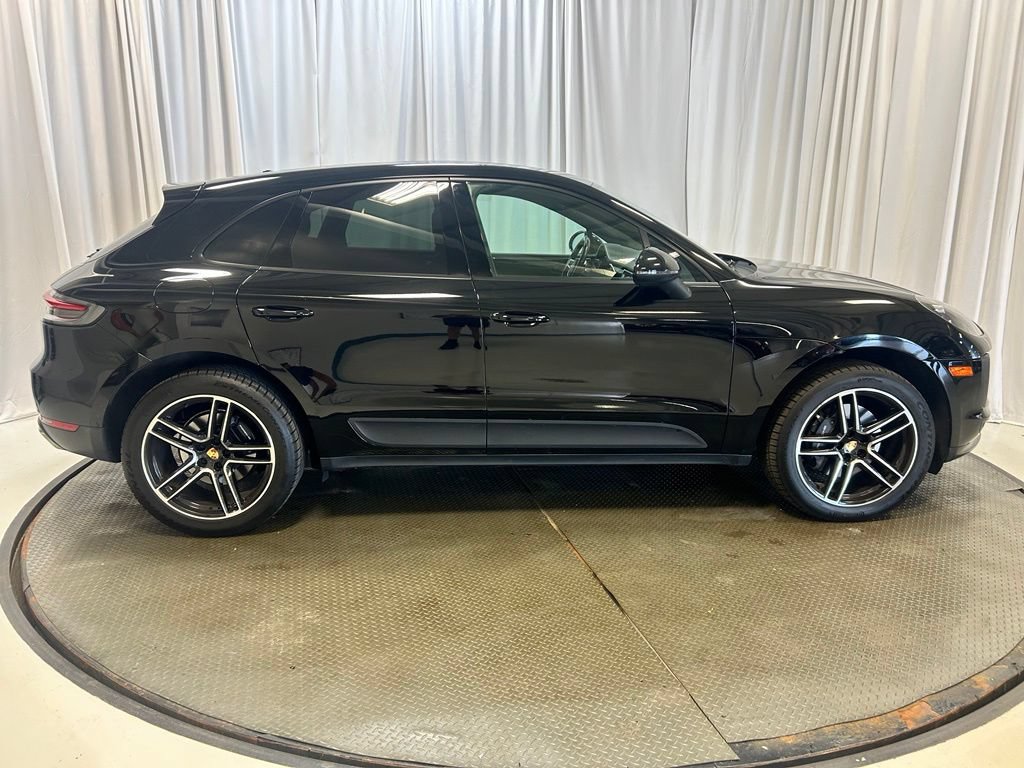 Certified 2021 Porsche Macan AWD/4WD image 30