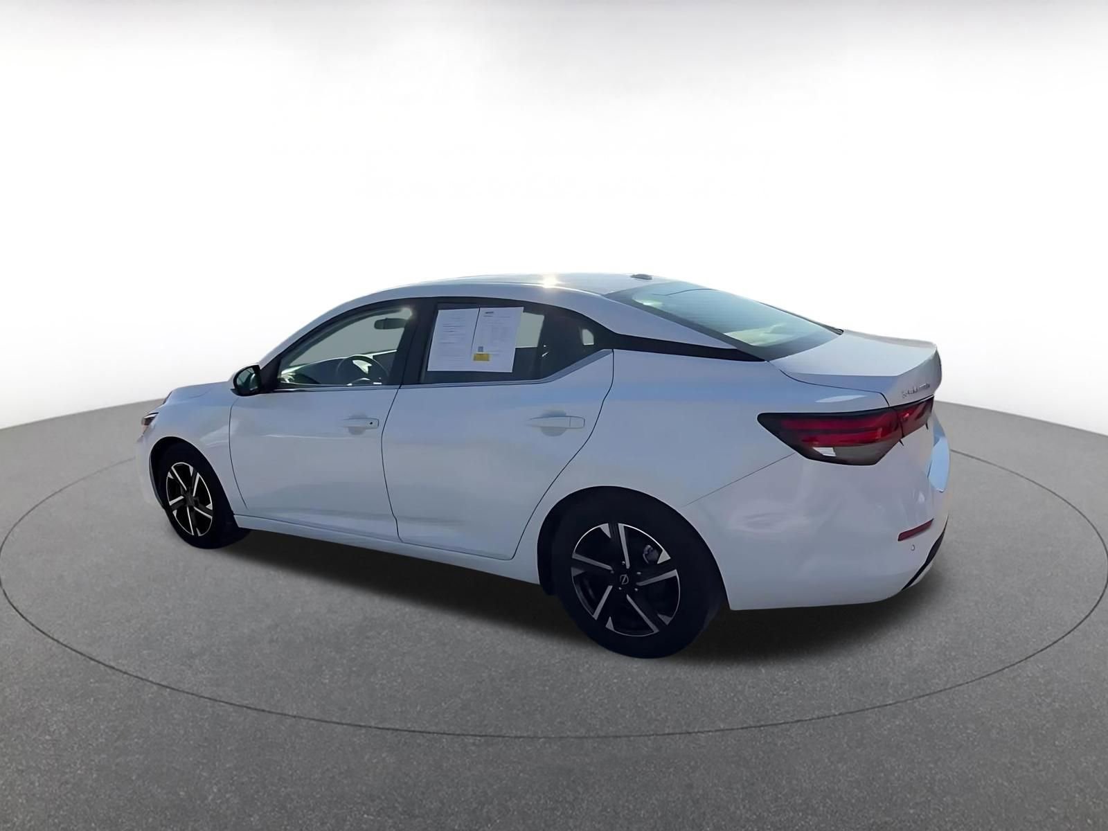 Used 2025 Nissan Sentra SV image 10