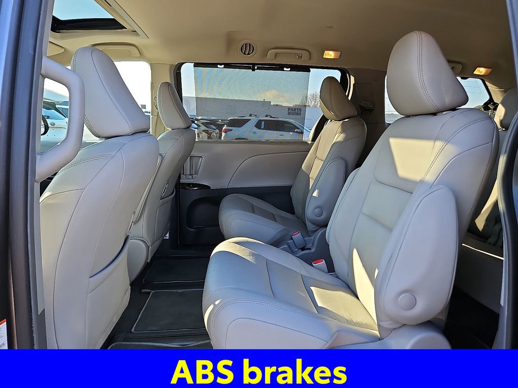 Used 2019 Toyota Sienna AWD image 10