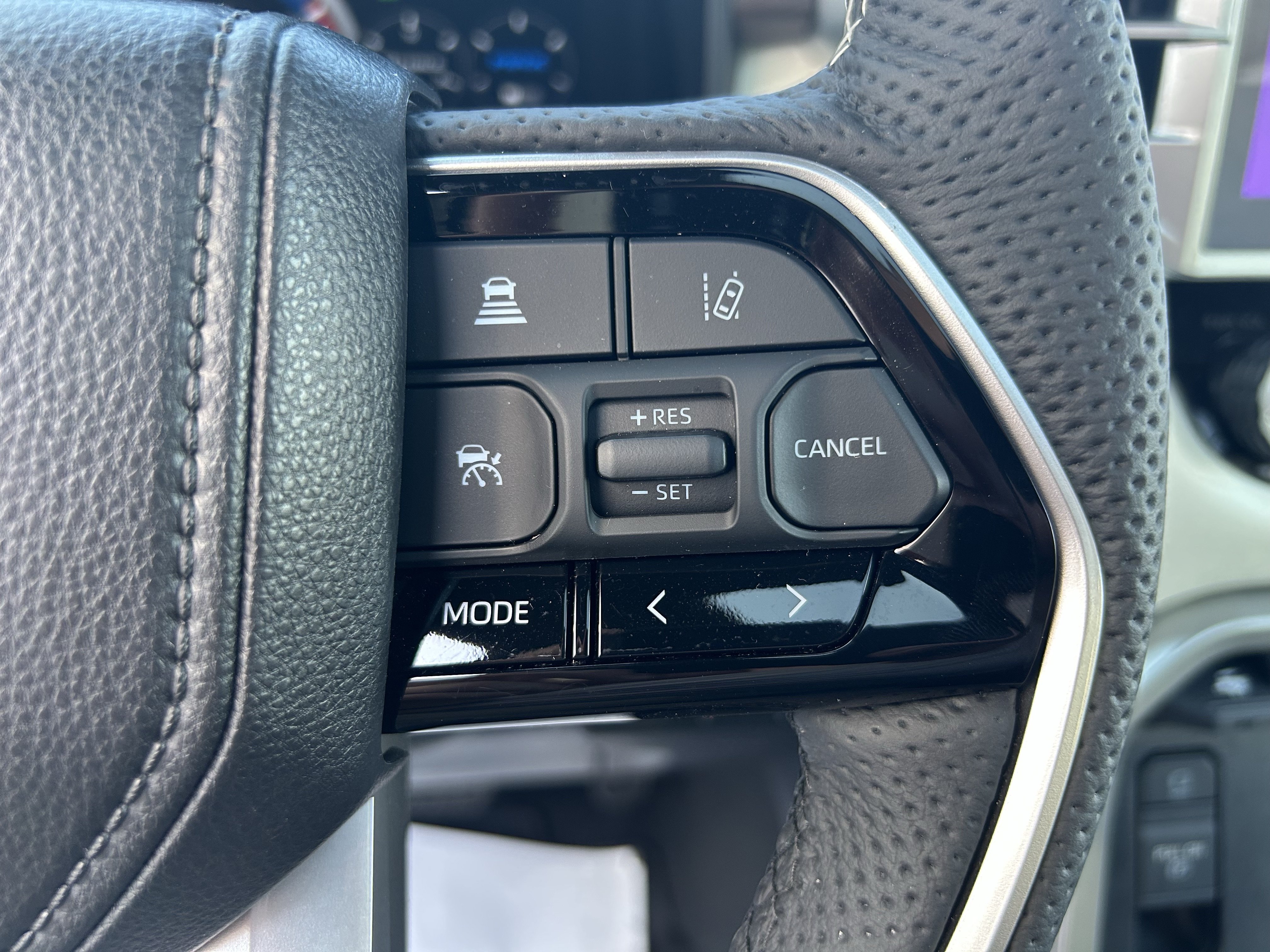 Certified 2025 Toyota Sequoia Capstone AWD/4WD image 28