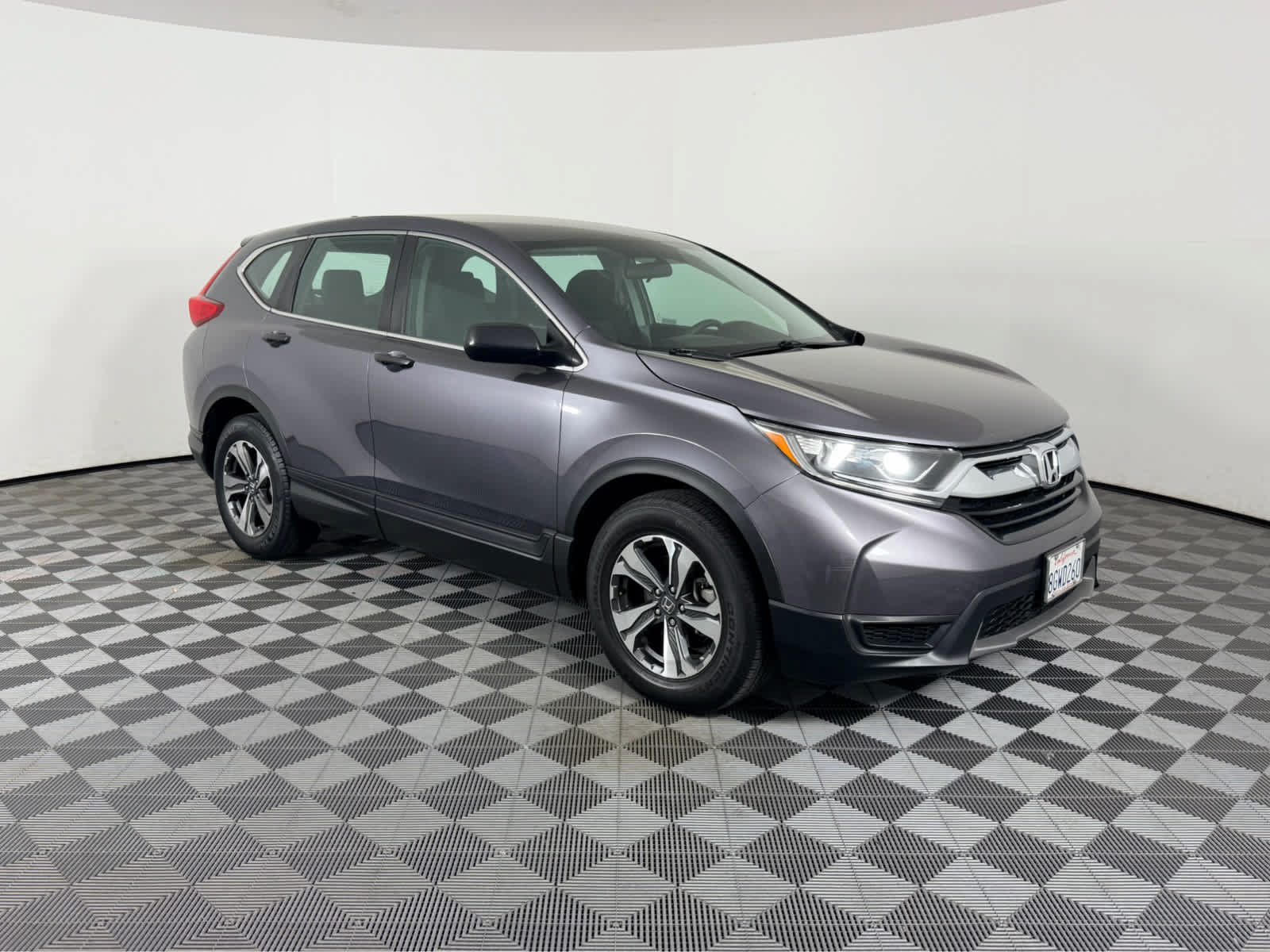 Used 2018 Honda CR-V LX image 1