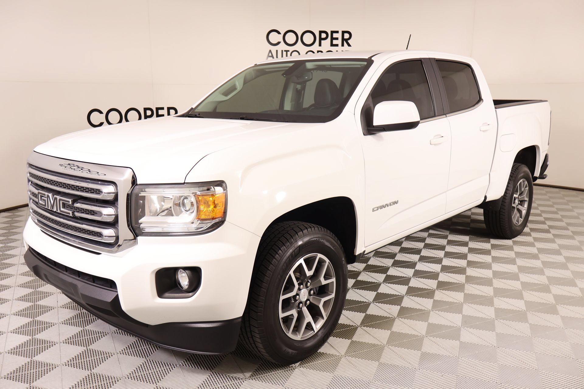 Used 2016 GMC Canyon SLE w/ SLE Convenience Package RWD image 10
