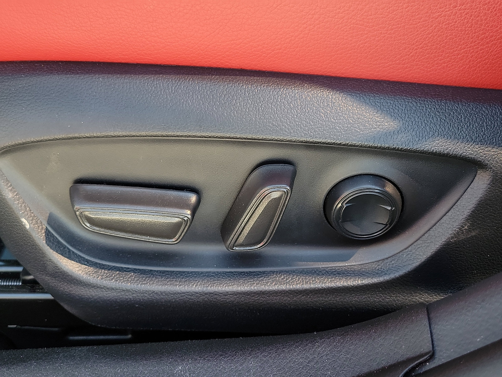 Used 2023 Toyota Camry XSE w/ Navigation Package image 13