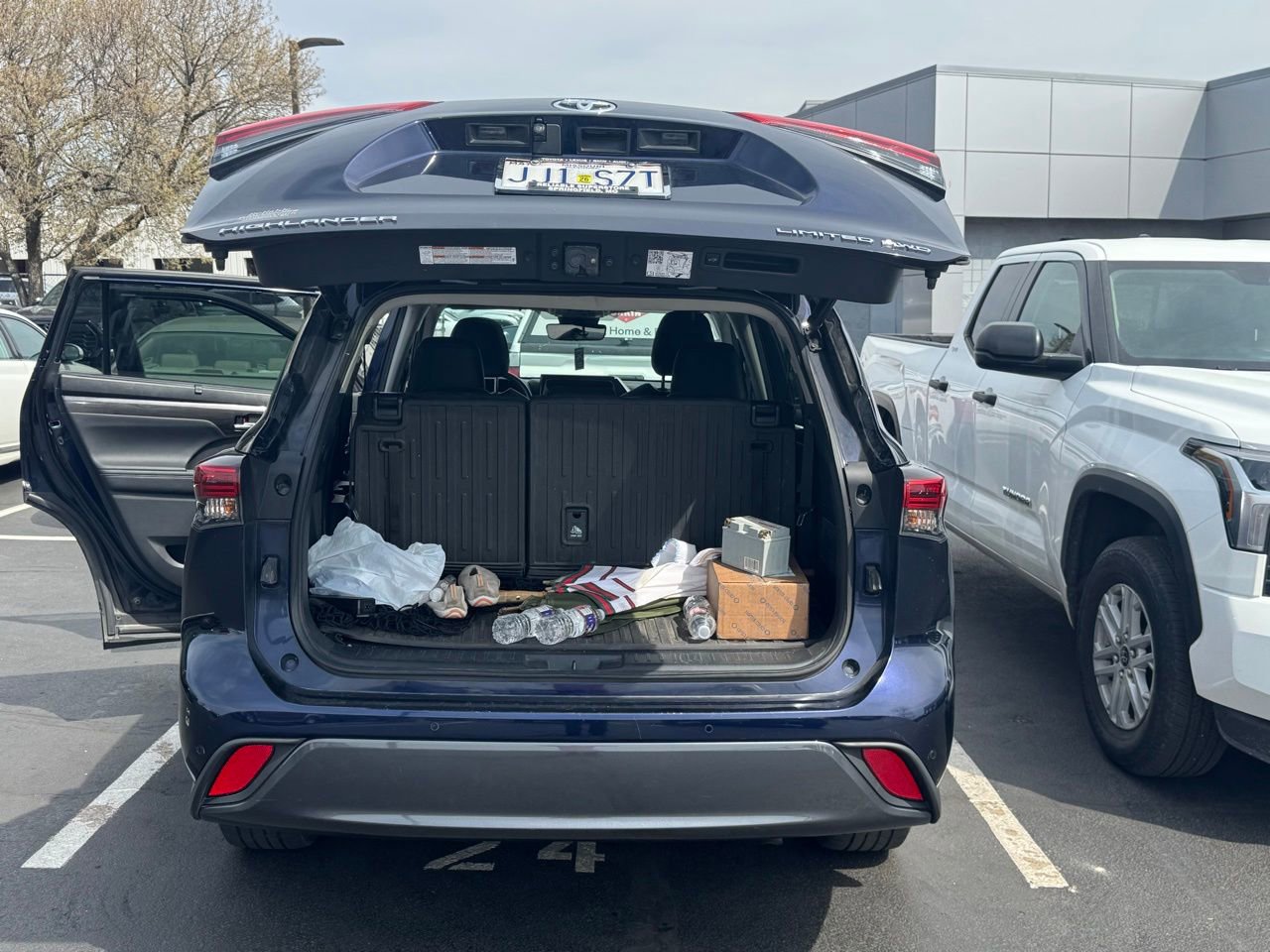 Used 2023 Toyota Highlander Limited image 13