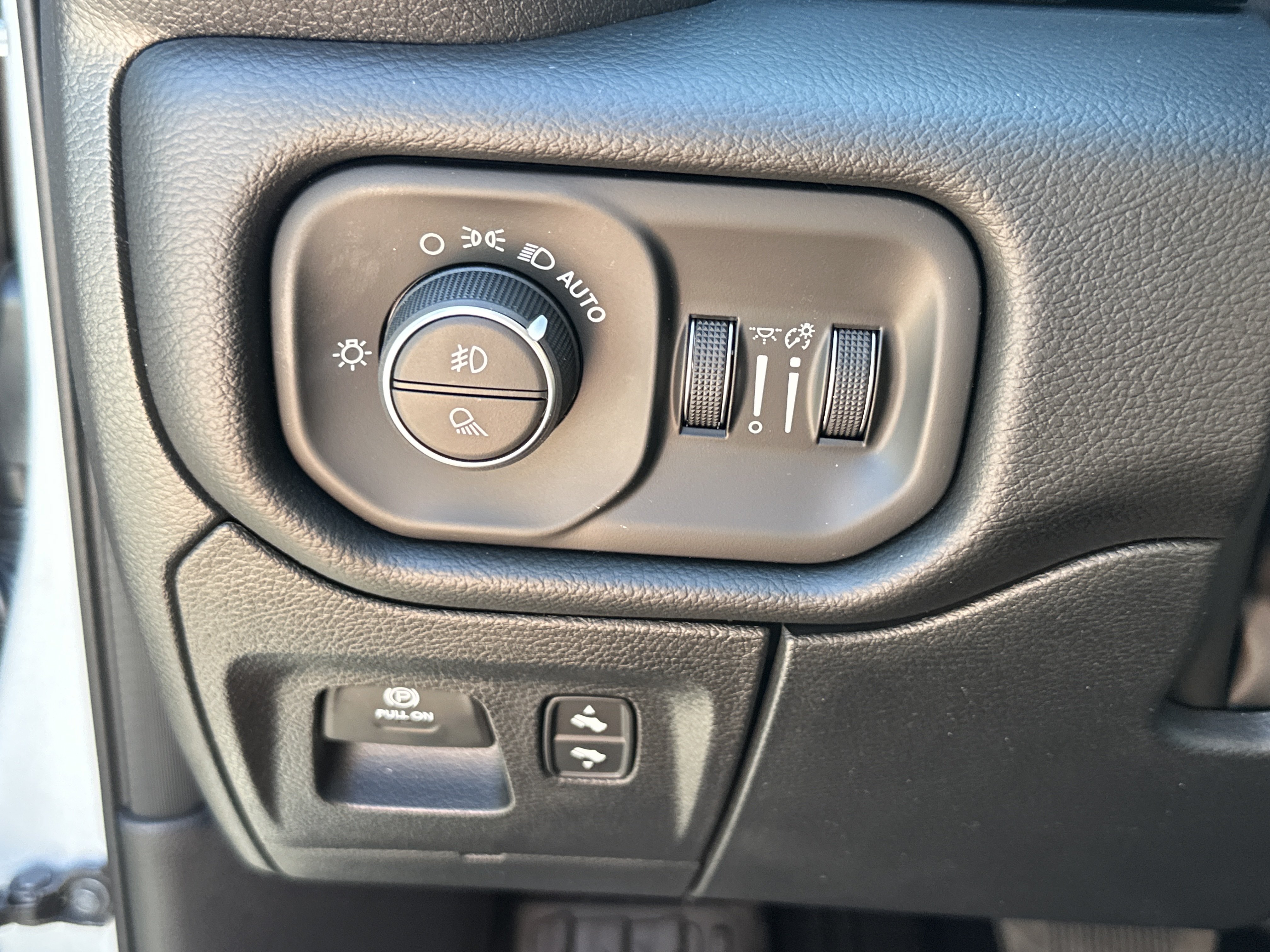 New 2026 RAM 1500 Laramie w/ Night Edition AWD/4WD image 12