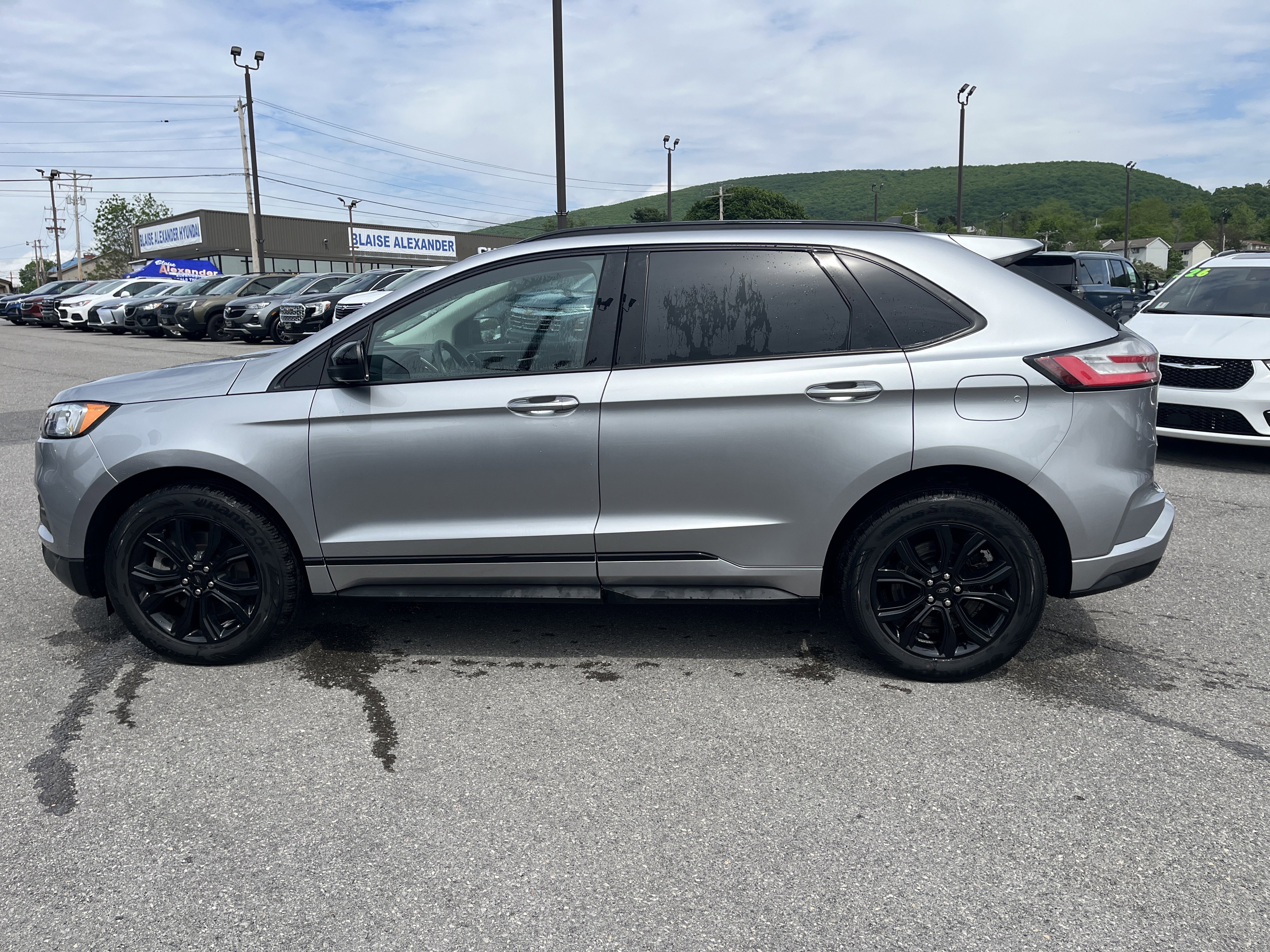 Used 2022 Ford Edge SE w/ Black Appearance Package AWD/4WD image 7