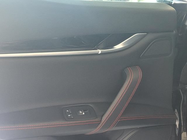 Used 2019 Maserati Ghibli RWD image 11