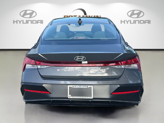 Certified 2025 Hyundai Elantra SEL FWD image 7