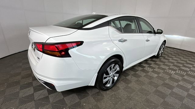 Used 2024 Nissan Altima 2.5 S AWD/4WD image 3