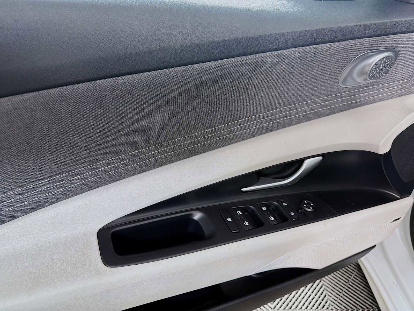 Used 2021 Hyundai Elantra Limited w/ Cargo Package image 16