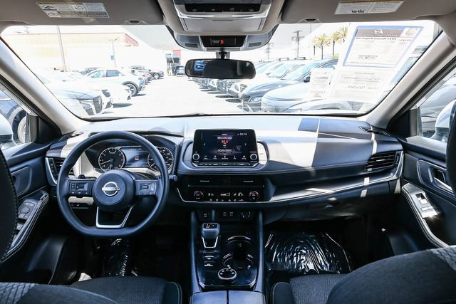 Used 2024 Nissan Rogue SV AWD/4WD image 12