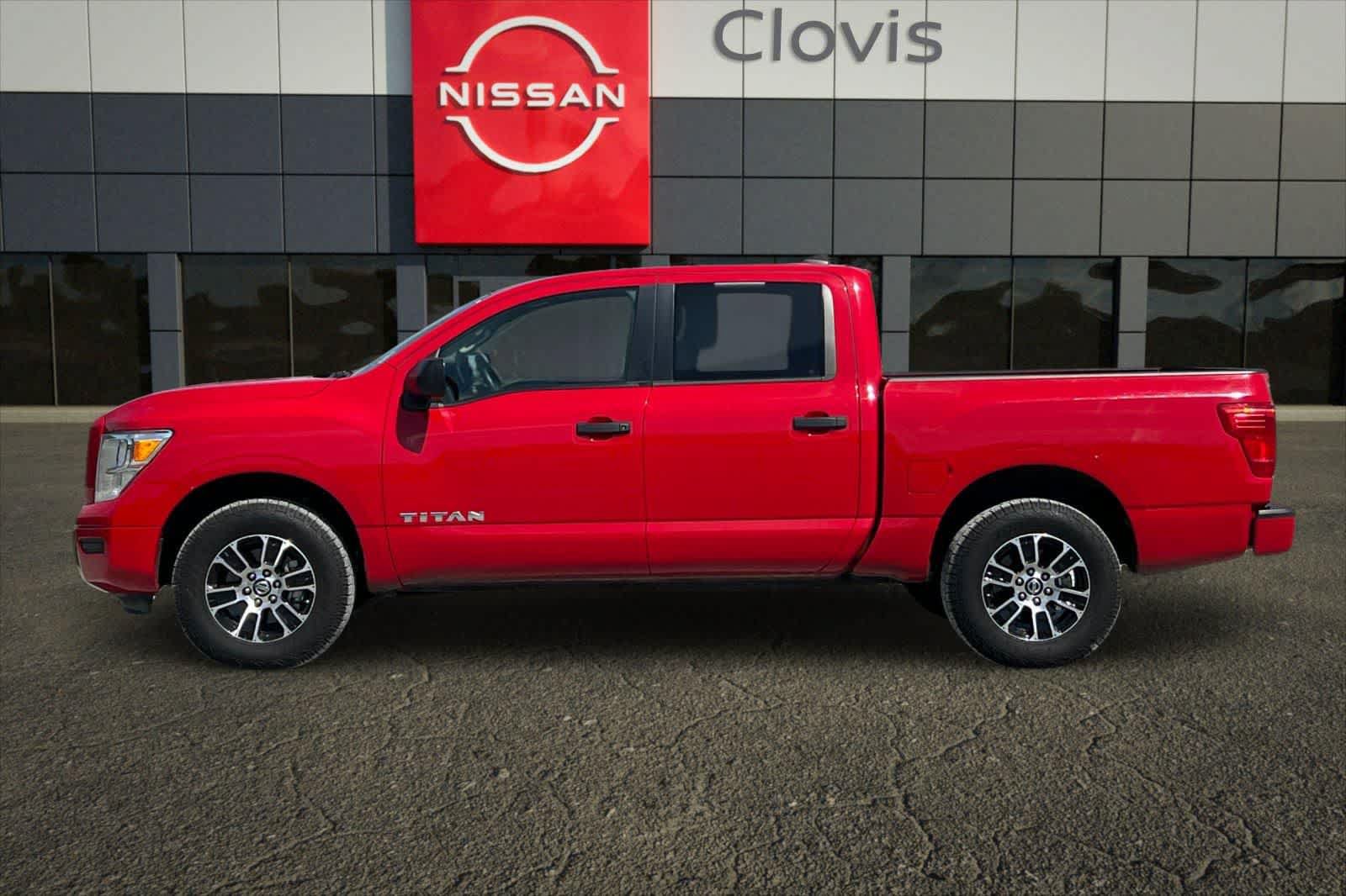 Used 2022 Nissan Titan SV AWD/4WD image 6