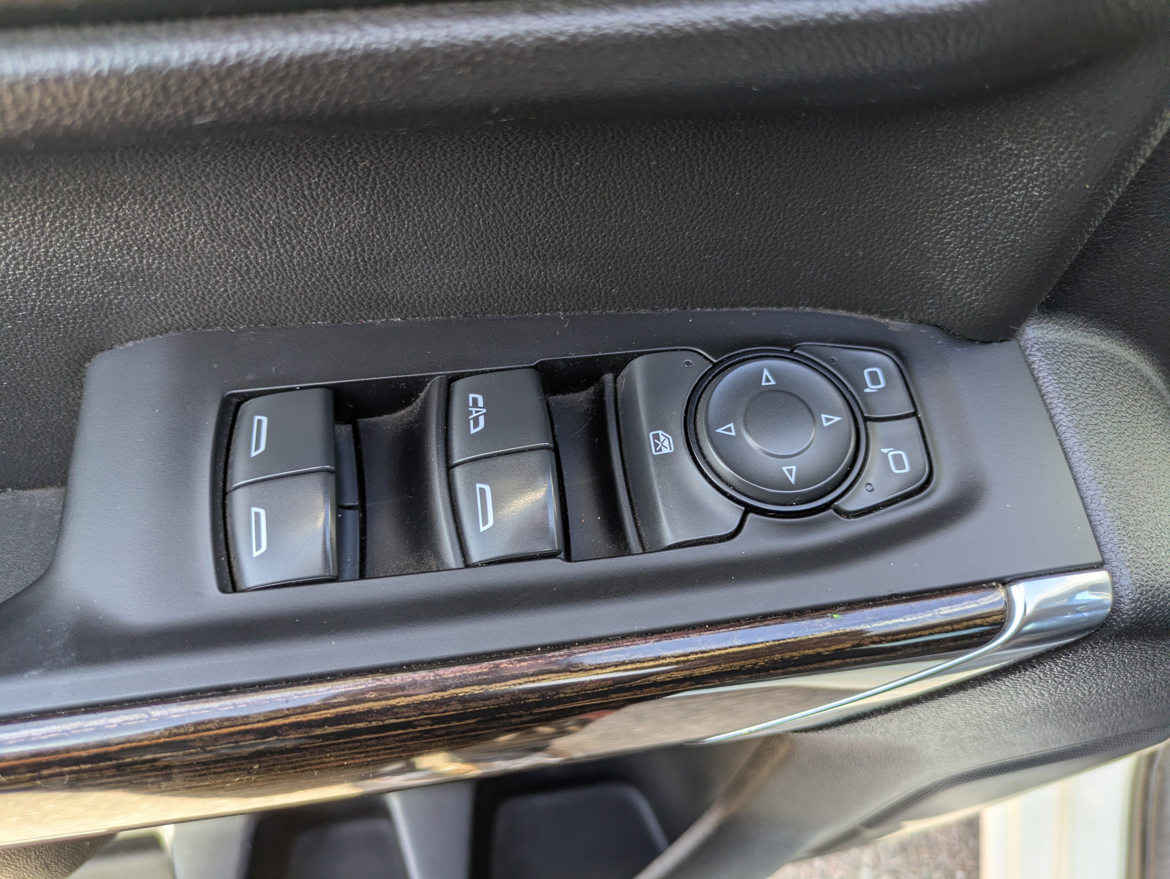 Used 2022 GMC Sierra 1500 SLE w/ X31 Off-Road Package image 18