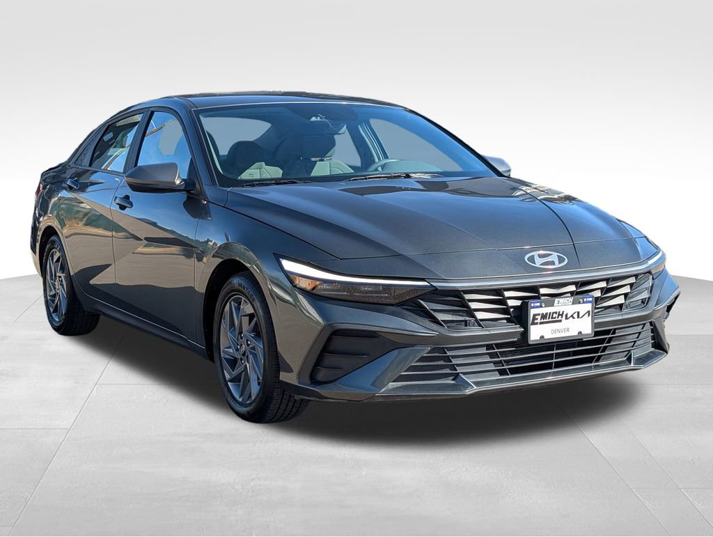 Used 2024 Hyundai Elantra SEL image 5
