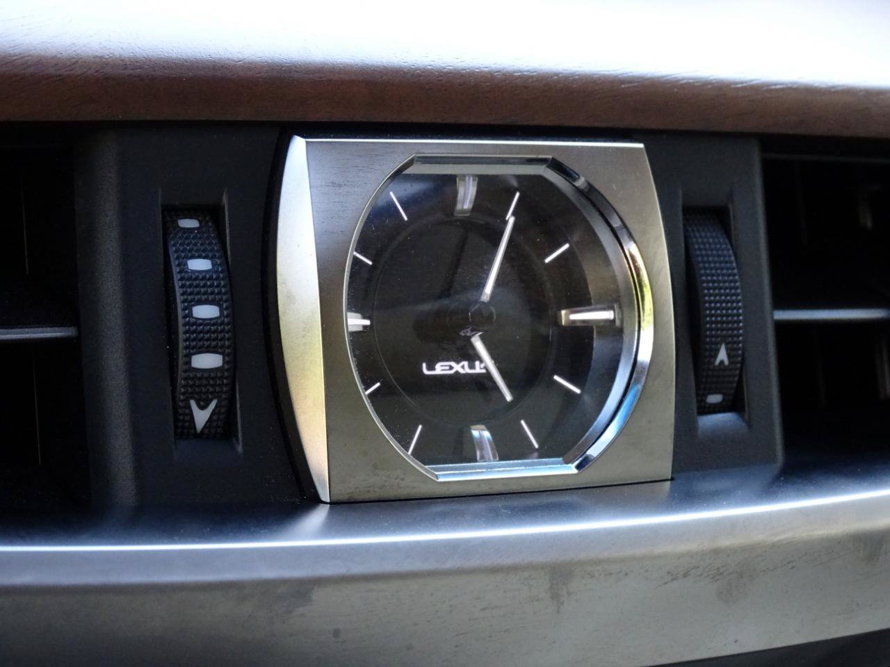 Used 2016 Lexus LX 570 4WD w/ Luxury Package image 23