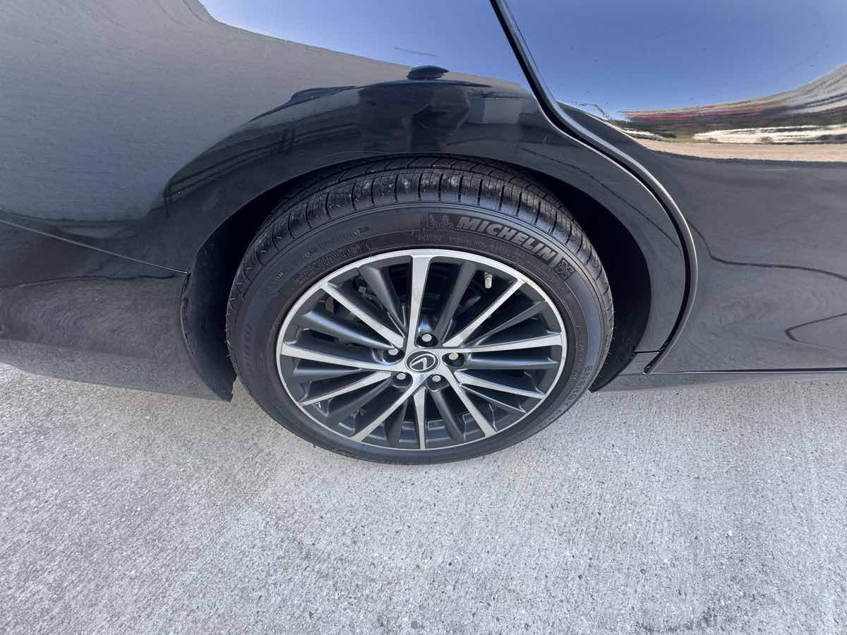Used 2023 Lexus ES 350 w/ Premium Package FWD image 33