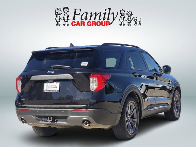 Used 2022 Ford Explorer XLT w/ Equipment Group 202A image 4