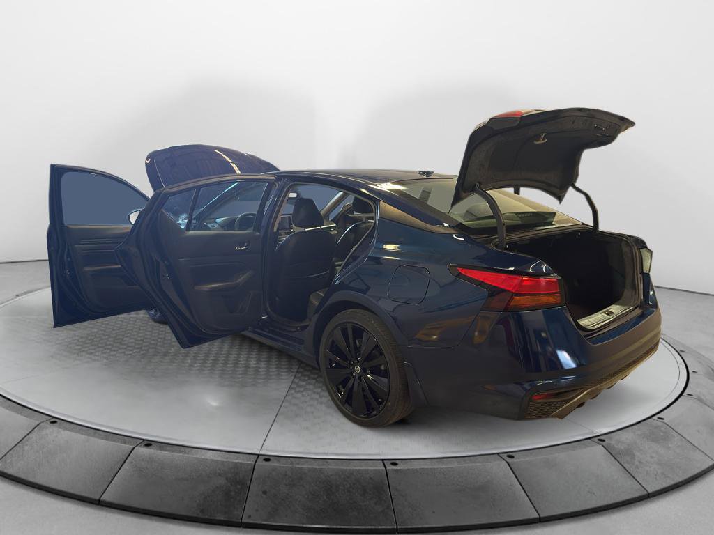 Used 2021 Nissan Altima 2.0 SR FWD image 12
