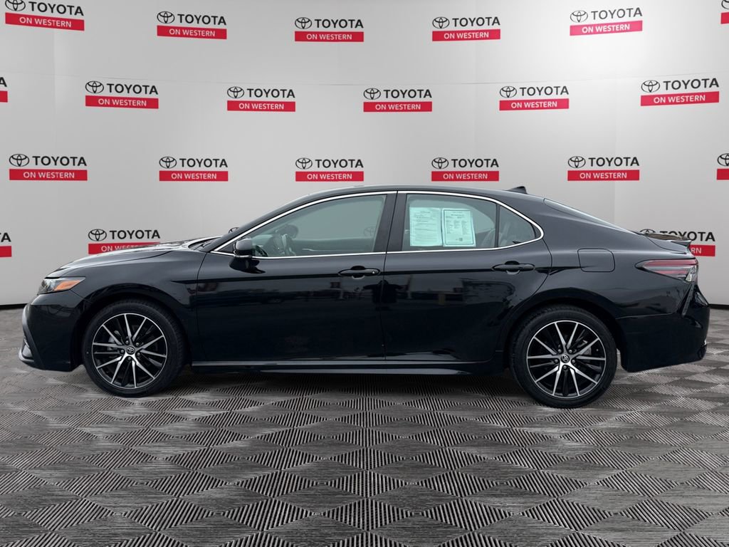 Used 2024 Toyota Camry SE image 6