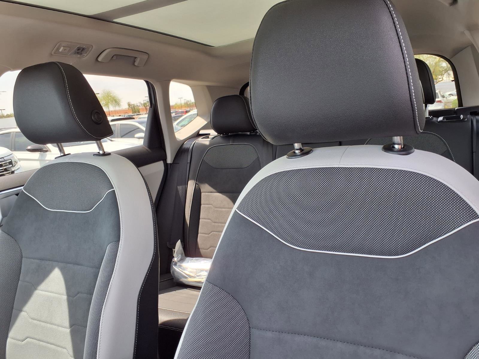 New 2026 Volkswagen Taos SE image 11