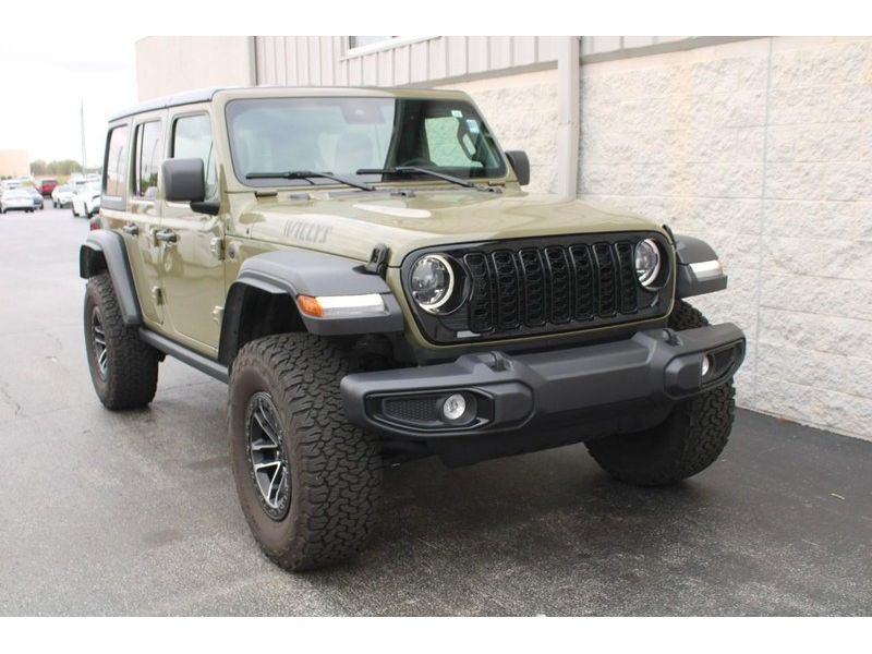 Used 2025 Jeep Wrangler Unlimited Sport AWD/4WD image 2