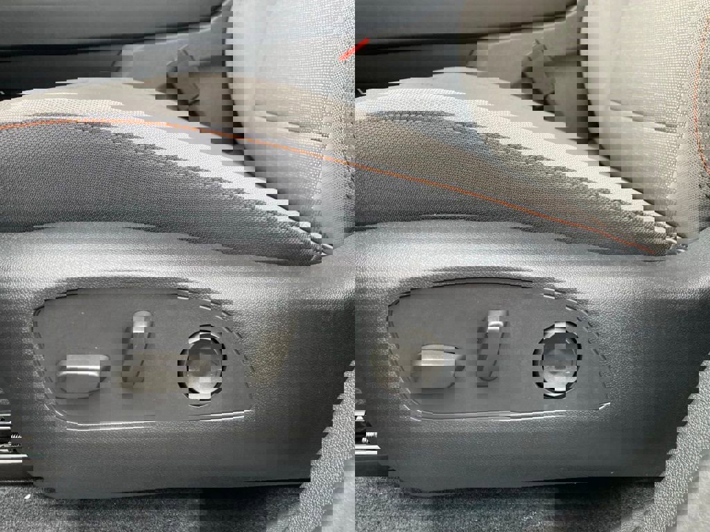 New 2026 Chevrolet Traverse LT w/ Midnight/Sport Edition image 10