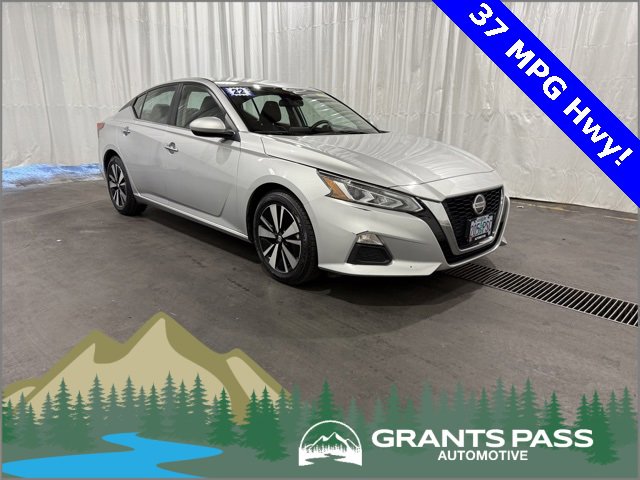 Used 2022 Nissan Altima 2.5 SV