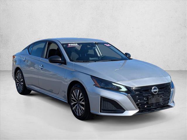 Used 2024 Nissan Altima 2.5 SV image 3