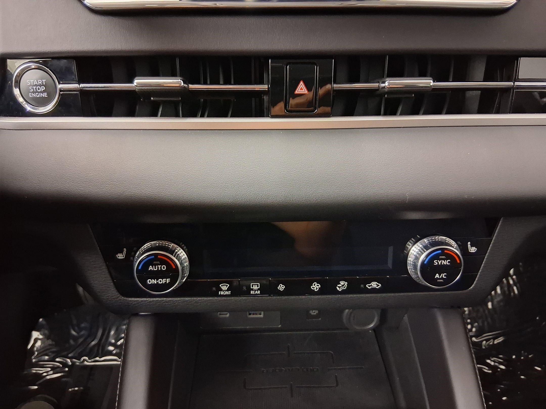 Used 2024 Mitsubishi Outlander SE image 31
