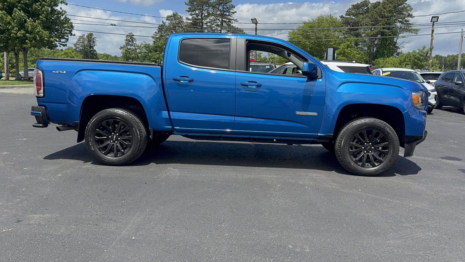 Used 2022 GMC Canyon Elevation w/ Elevation Premium Package AWD/4WD image 4