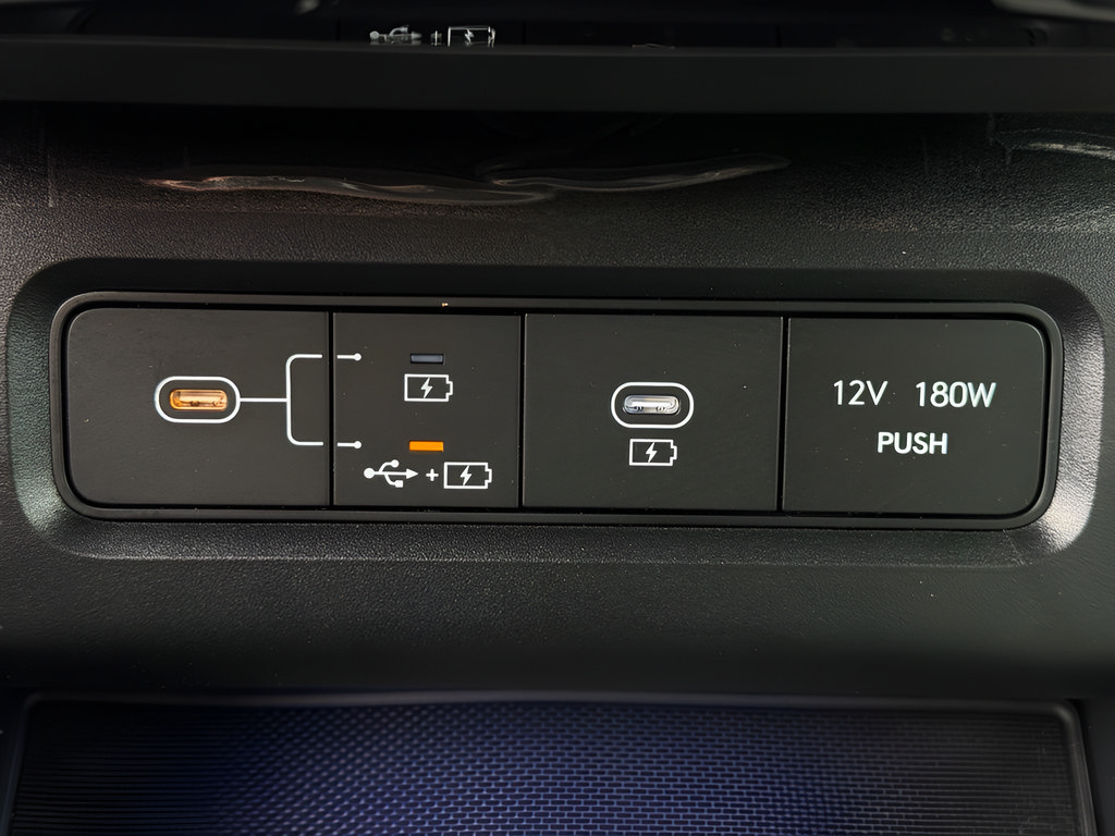 Certified 2025 Hyundai Tucson Limited FWD image 33