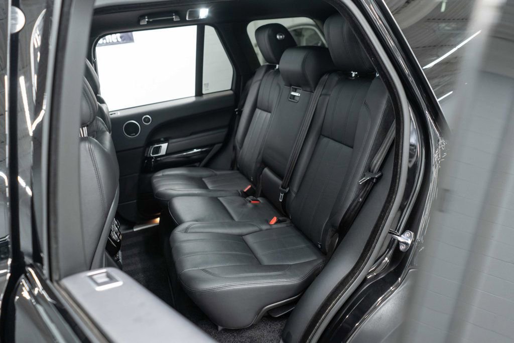 Used 2017 Land Rover Range Rover HSE image 15