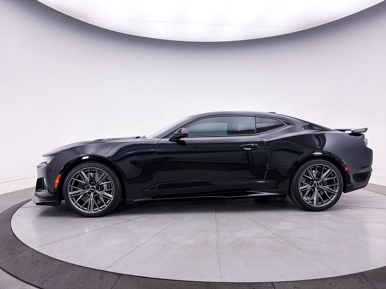 Used 2023 Chevrolet Camaro ZL1 RWD image 40