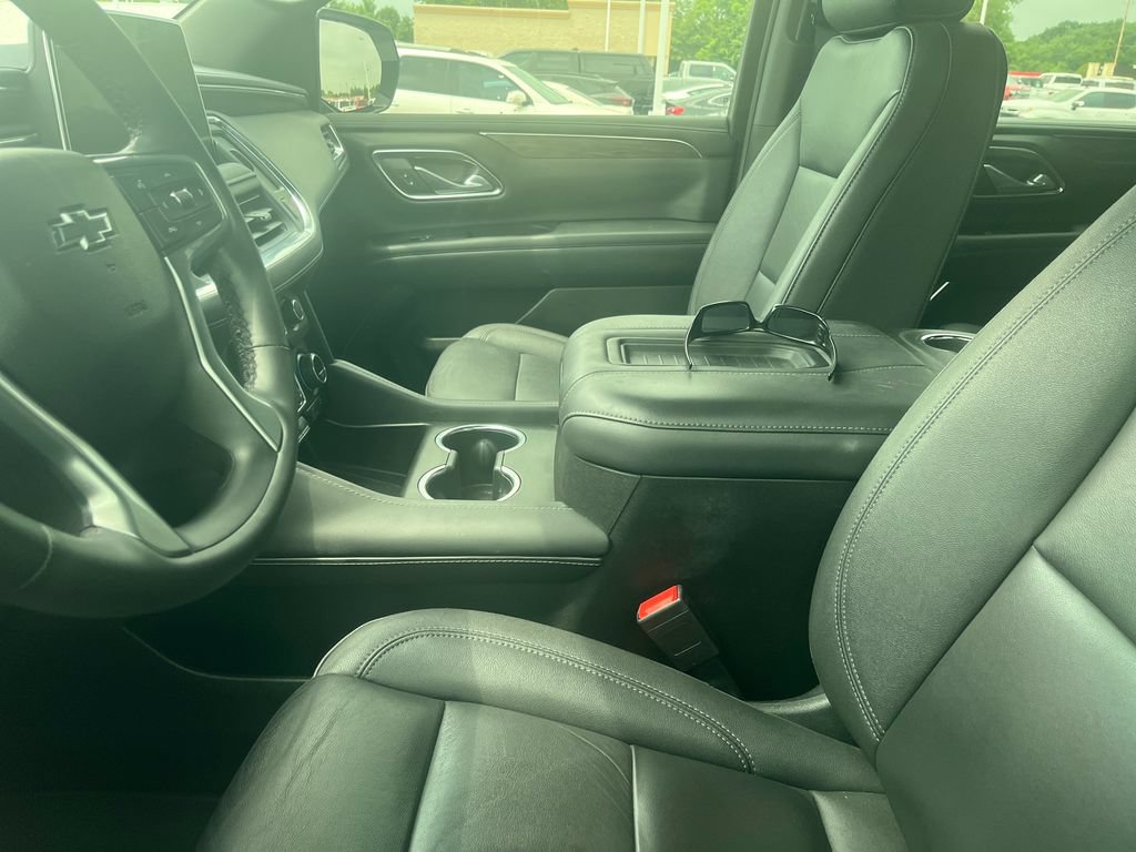Used 2023 Chevrolet Tahoe Z71 w/ Luxury Package AWD/4WD image 8