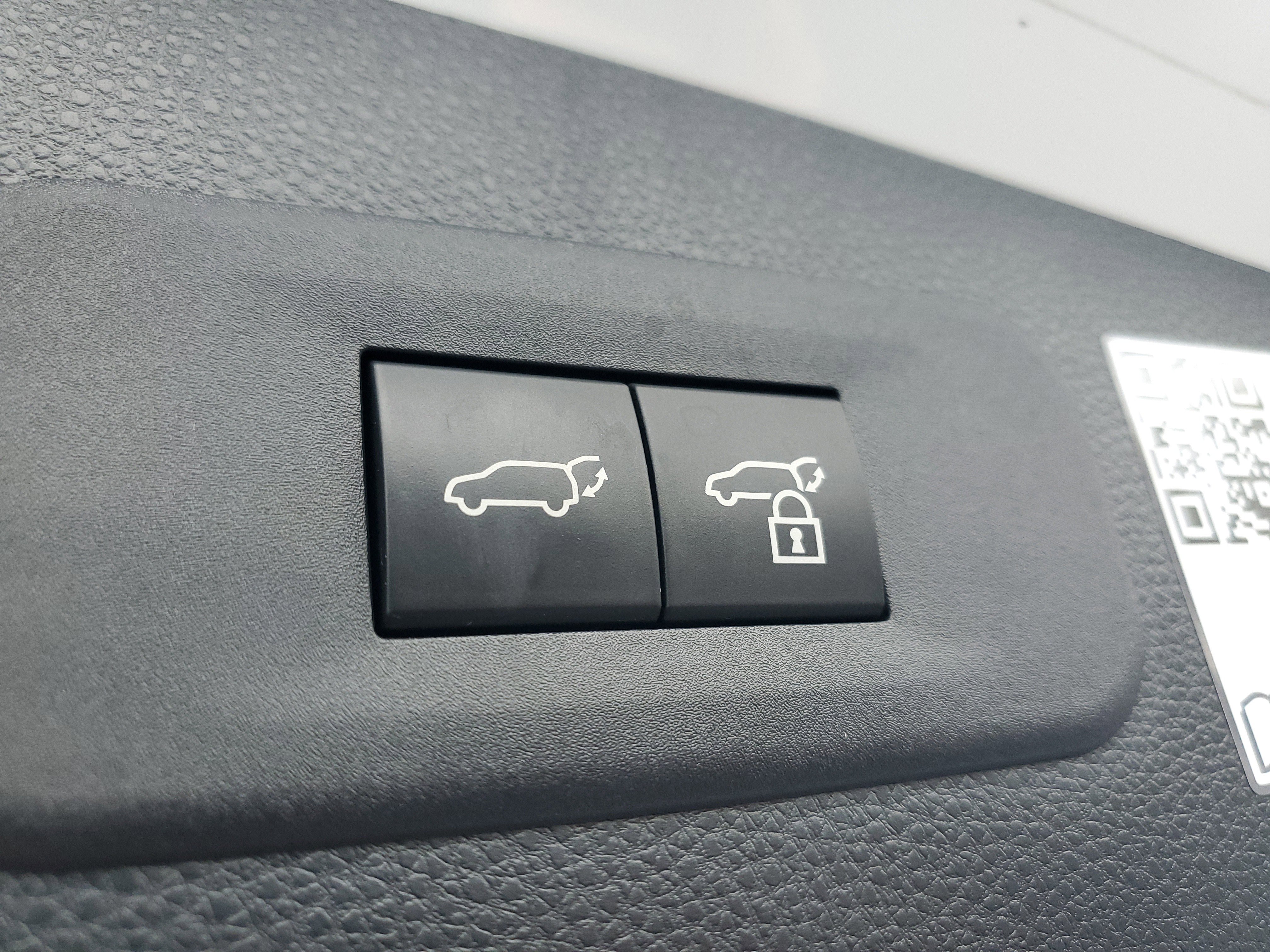 Used 2025 Toyota Crown Signia XLE image 10