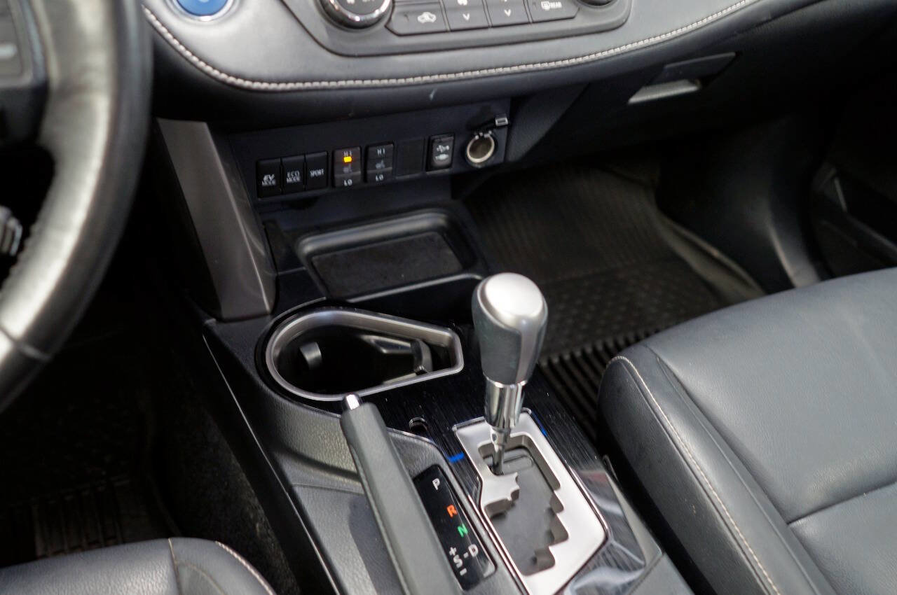 Used 2018 Toyota RAV4 Limited w/ Advanced Technology Package image 20