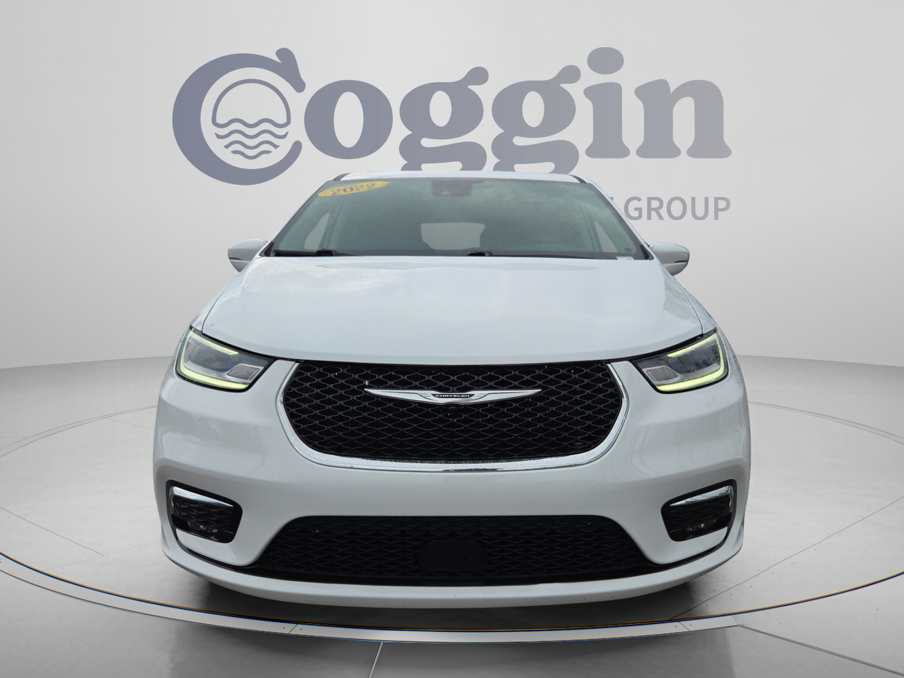 Used 2022 Chrysler Pacifica Touring-L FWD image 8